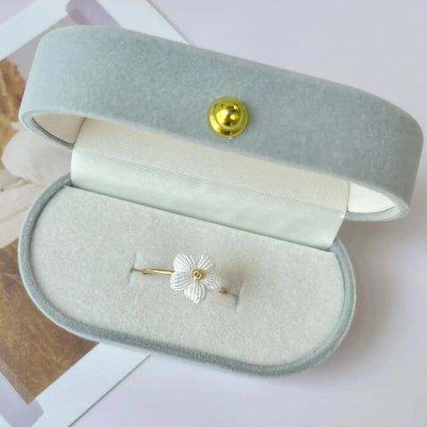 Solid Puff Flower Ring