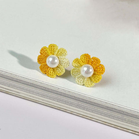 Daisy Pearls Earrings